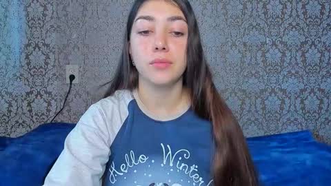 Snapshot of mira_bloempje chatting on 09-29-25, 10:42 Mira online show from 09-29-25, 10:42