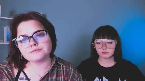 Snapshot of mira_cool_ chatting on 12-05-25, 07:54 Darling Mira online show from 12-05-25, 07:54