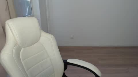 mira_g online show from 02-11-25, 10:26