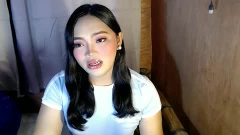 Mira Bella online show from 11-30-25, 01:53