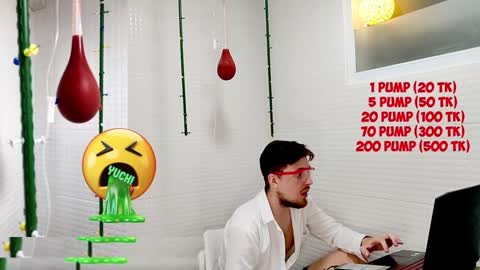 Snapshot of mira_moris chatting on 12-11-24, 05:37 alek online show from 12-11-24, 05:37