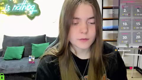 Snapshot of miraa_bloom chatting on 12-14-25, 02:33 miraa_bloom online show from 12-14-25, 02:33