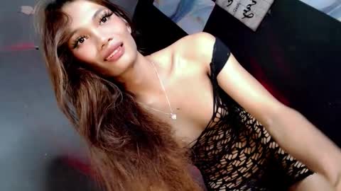 Zoey online show from 12-18-25, 04:57