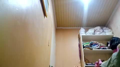 Snapshot of mirana_xxx chatting on 10-22-25, 09:47 Im Ping online show from 10-22-25, 09:47