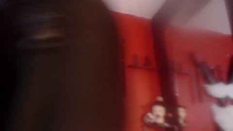 Snapshot of miranda_rouss chatting on 12-21-24, 04:36 Mistress Miranda online show from 12-21-24, 04:36