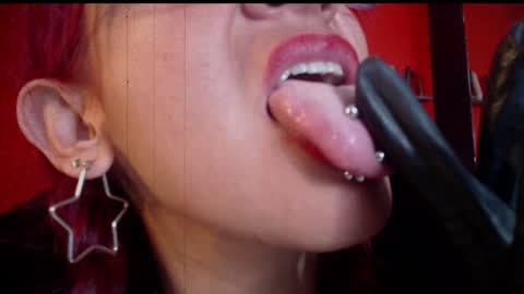 Snapshot of miranda_rouss chatting on 02-04-25, 11:16 Mistress Miranda online show from 02-04-25, 11:16