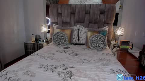 Miranda online show from 11-05-25, 01:38