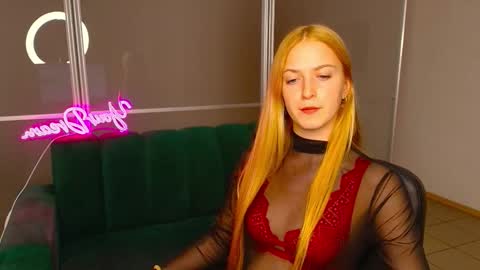 Snapshot of mirandamayers chatting on 09-14-25, 08:08 MirandaMayers online show from 09-14-25, 08:08