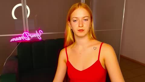 Snapshot of mirandamayers chatting on 09-16-25, 06:03 MirandaMayers online show from 09-16-25, 06:03