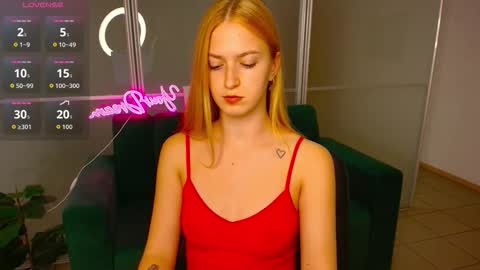 Snapshot of mirandamayers chatting on 09-26-25, 08:35 MirandaMayers online show from 09-26-25, 08:35