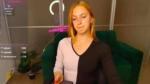 Snapshot of mirandamayers chatting on 10-03-25, 12:40 MirandaMayers online show from 10-03-25, 12:40