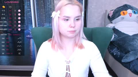 Kira online show from 01-20-25, 12:18