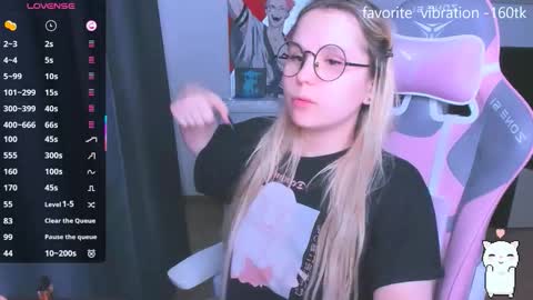 Kira online show from 11-14-25, 01:26