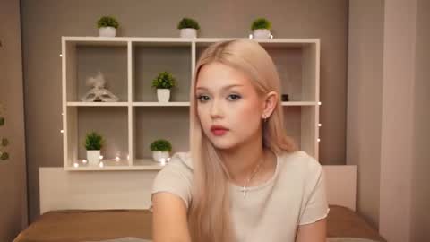 Elsa online show from 10-29-25, 08:21