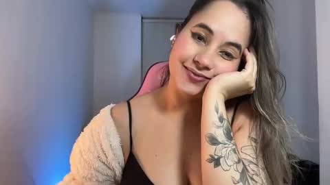 Snapshot of mirilinda chatting on 02-09-25, 07:38 mirilinda online show from 02-09-25, 07:38