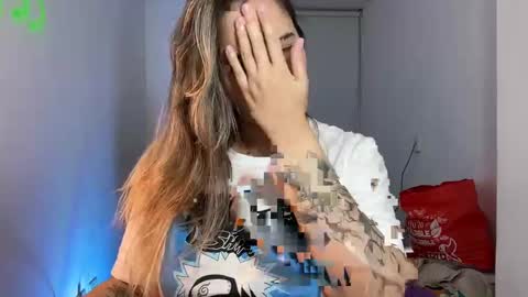 Snapshot of mirilinda chatting on 02-14-25, 05:19 mirilinda online show from 02-14-25, 05:19