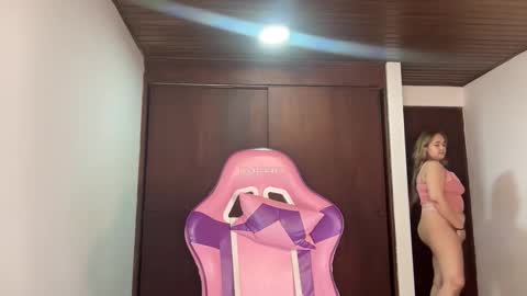 Snapshot of mirilinda chatting on 10-07-25, 03:04 mirilinda online show from 10-07-25, 03:04