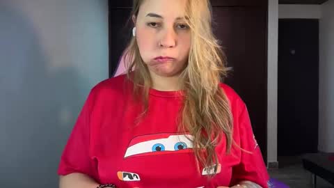 Snapshot of mirilinda chatting on 11-27-25, 01:51 mirilinda online show from 11-27-25, 01:51