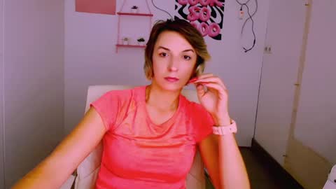 Snapshot of mishelle_blondie chatting on 07-07-26, 11:36 Mishelle online show from 07-07-26, 11:36