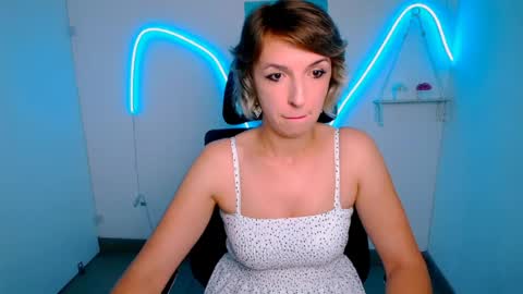 Snapshot of mishelle_blondie chatting on 07-13-26, 11:46 Mishelle online show from 07-13-26, 11:46