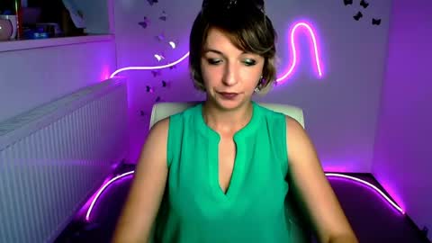 Snapshot of mishelle_blondie chatting on 07-16-26, 05:46 Mishelle online show from 07-16-26, 05:46