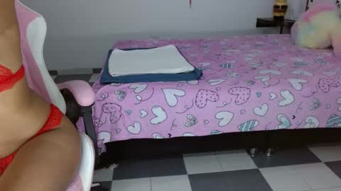 Snapshot of mishka__ chatting on 02-19-25, 04:44 Mishka online show from 02-19-25, 04:44