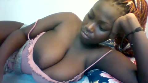 Snapshot of miss440_sunday chatting on 10-17-25, 03:03 miss440 online show from 10-17-25, 03:03