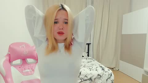 miss__selena online show from 01-16-25, 10:44