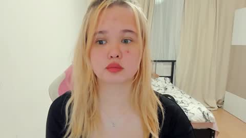 miss__selena online show from 01-24-25, 06:14