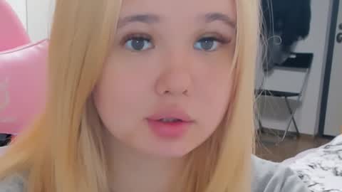 miss__selena online show from 02-05-25, 12:20