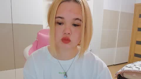 miss__selena online show from 02-09-25, 02:40