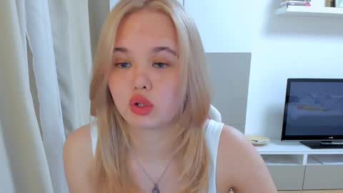 miss__selena online show from 02-25-25, 08:19