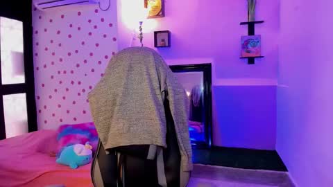 Snapshot of miss_akemi chatting on 09-11-25, 02:06 Akemi 3 online show from 09-11-25, 02:06