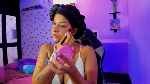 Snapshot of miss_akemi chatting on 09-17-25, 01:24 Akemi 3 online show from 09-17-25, 01:24