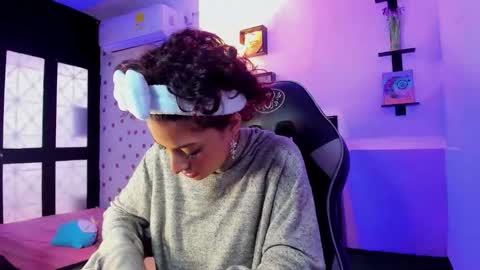 Snapshot of miss_akemi chatting on 09-28-25, 02:11 Akemi 3 online show from 09-28-25, 02:11