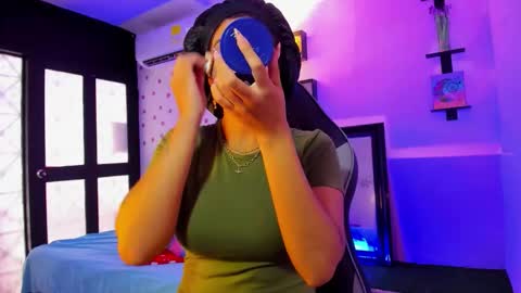 Snapshot of miss_akemi chatting on 10-09-25, 01:09 Akemi 3 online show from 10-09-25, 01:09