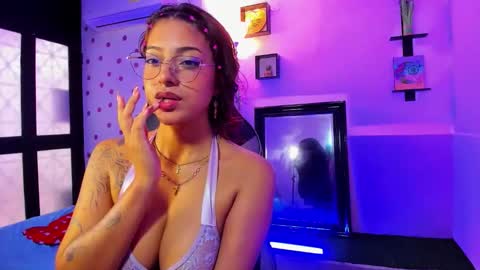 Snapshot of miss_akemi chatting on 10-11-25, 02:04 Akemi 3 online show from 10-11-25, 02:04