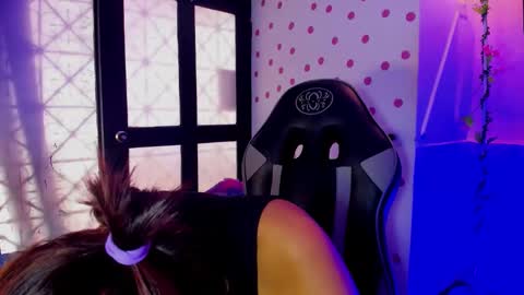 Snapshot of miss_akemi chatting on 11-05-25, 01:22 Akemi 3 online show from 11-05-25, 01:22