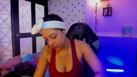 Snapshot of miss_akemi chatting on 11-13-25, 01:10 Akemi 3 online show from 11-13-25, 01:10