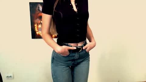 Angelina online show from 09-19-25, 05:53