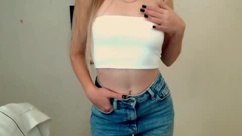 Angelina online show from 09-30-25, 05:56