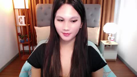 Chin Row online show from 02-23-25, 01:24