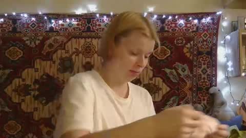 Elis online show from 09-25-25, 12:20