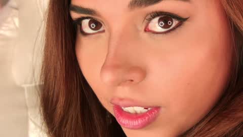 Snapshot of miss_galaxxia chatting on 01-07-25, 07:10  Elisabeth  IG galax xxia       online show from 01-07-25, 07:10