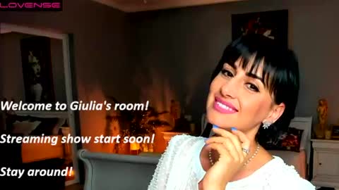 Snapshot of miss_giulia chatting on 07-22-26, 01:03 Miss Giulia online show from 07-22-26, 01:03