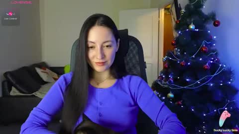 Snapshot of miss_leee chatting on 12-11-24, 02:44 Laura online show from 12-11-24, 02:44