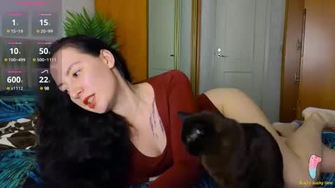 Snapshot of miss_leee chatting on 12-19-24, 04:57 Laura online show from 12-19-24, 04:57