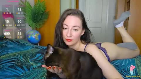 Snapshot of miss_leee chatting on 09-15-25, 11:21 Laura online show from 09-15-25, 11:21