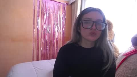 Snapshot of miss_lilieth chatting on 12-09-24, 09:05 lilieth  online show from 12-09-24, 09:05