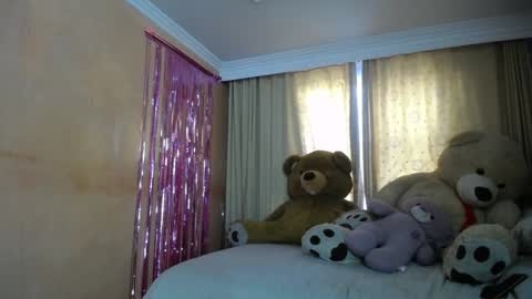 Snapshot of miss_lilieth chatting on 12-13-24, 10:23 lilieth  online show from 12-13-24, 10:23